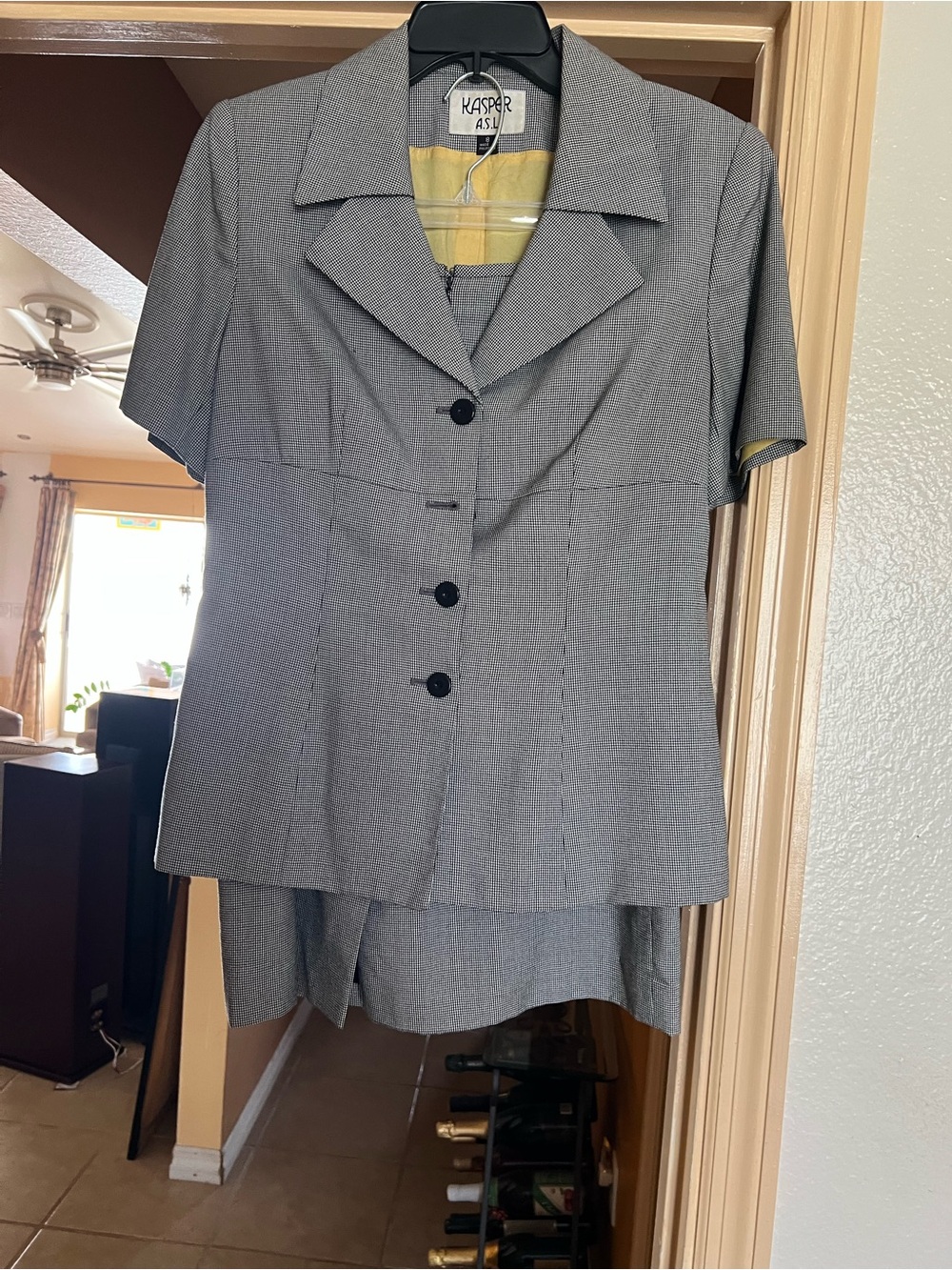 Kasper Gray Short-Sleeve Tailored Blazer